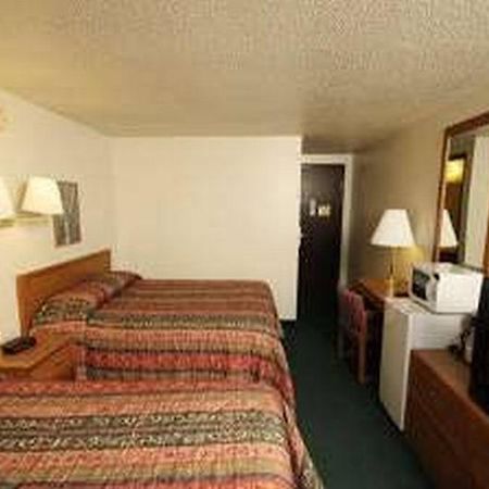 Travelodge Yankton Habitación foto