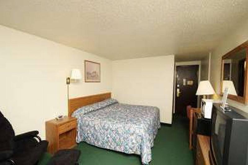 Travelodge Yankton Exterior foto